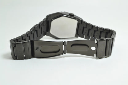 Cobra Eye Alloy Men's Watch By Waqar Orignals