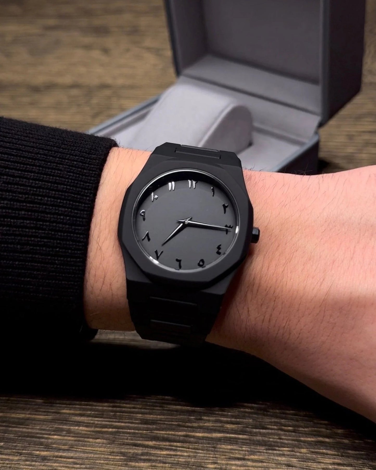 Arabic Men's Watch with Arabic Numerals Matte Black Minimalist Analog Watch